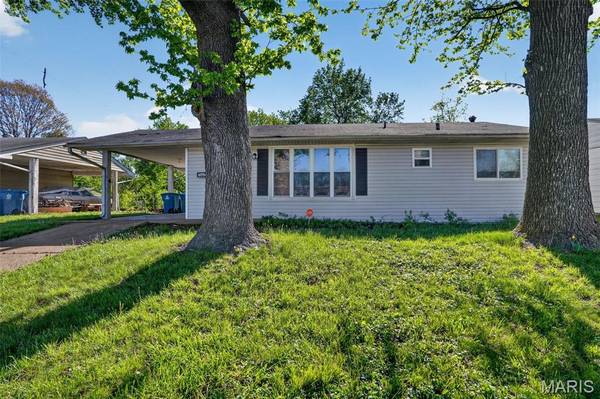 10028 Dellridge LN, St Louis, MO 63136