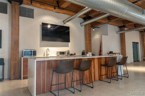 1115 Locust #200, St Louis, MO 63101