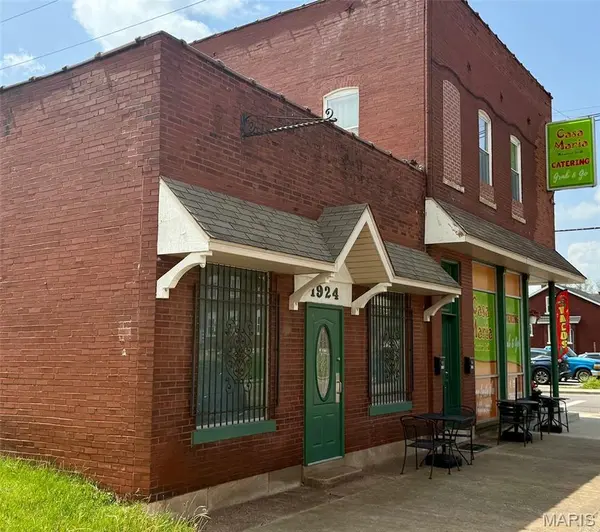 1926 W Main ST, Belleville, IL 62226