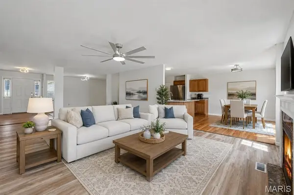 1347 Harting DR, Florissant, MO 63031