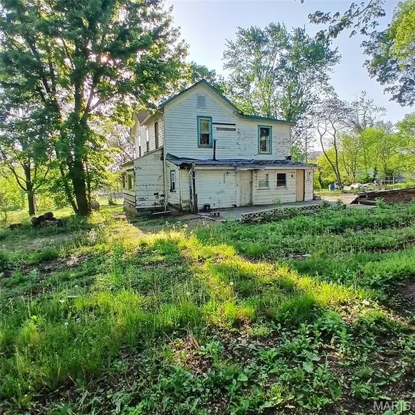585 Cr 32, Middlebrook, MO 63656