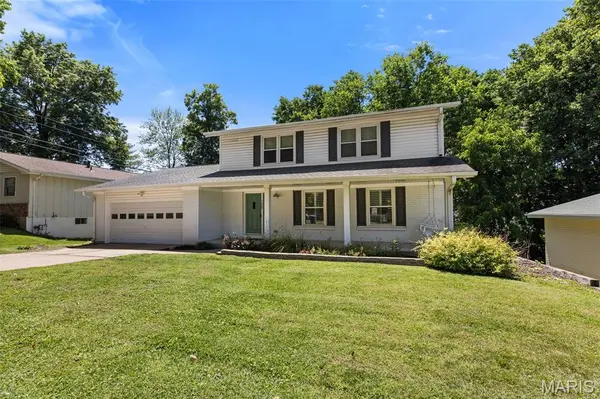 3029 Yale BLVD, St Charles, MO 63301