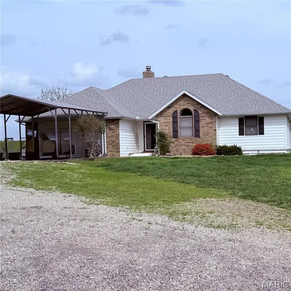 24306 Parade DR, Lebanon, MO 65536
