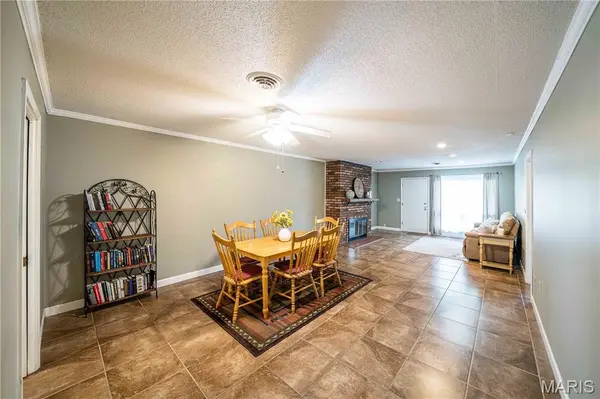 1330 N Sprigg ST #2, Cape Girardeau, MO 63701