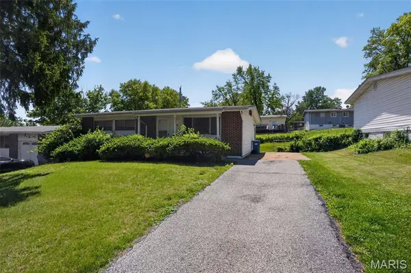 1736 Keelen DR, St Louis, MO 63136