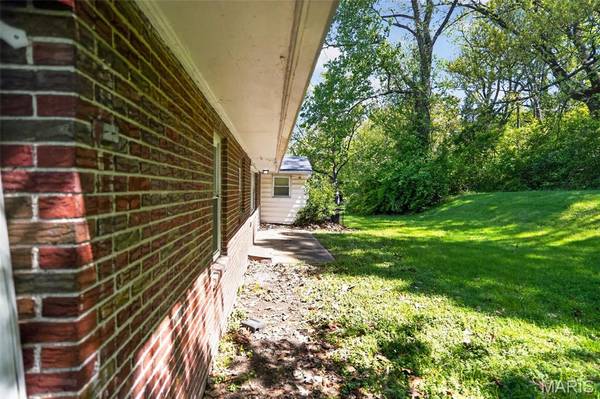 4334 Nelson DR, St Louis, MO 63121