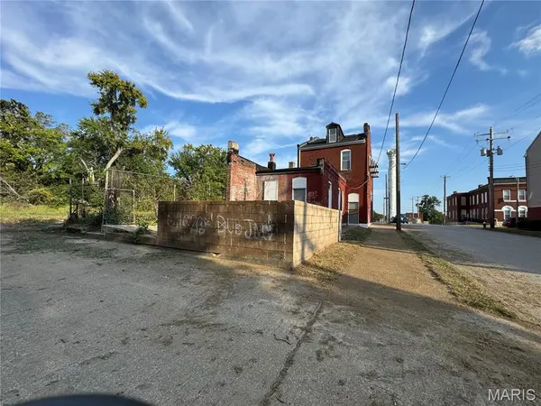 1929 E Obear Ave, St Louis, MO 63107