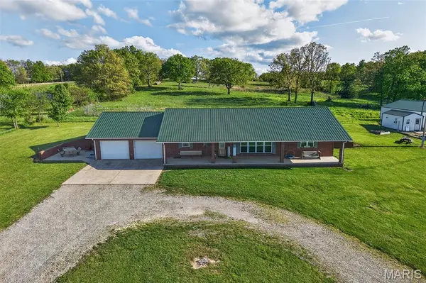 23856 Dove RD, Lebanon, MO 65536
