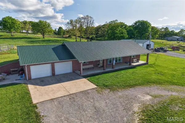 23856 Dove RD, Lebanon, MO 65536