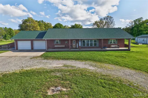 23856 Dove RD, Lebanon, MO 65536