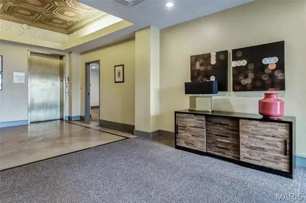 3608 Gravois AVE #6E, St Louis, MO 63116