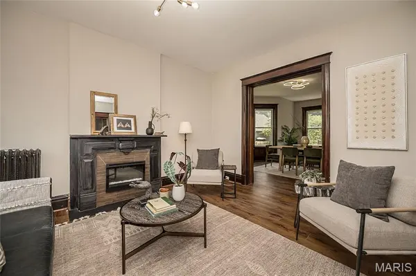 2910 Allen AVE, St Louis, MO 63104
