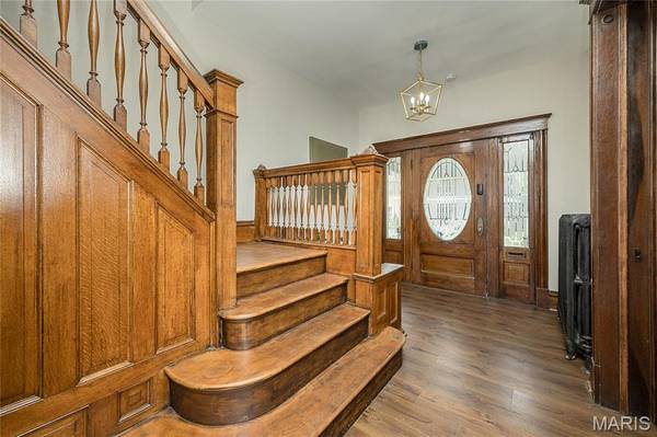 2910 Allen AVE, St Louis, MO 63104