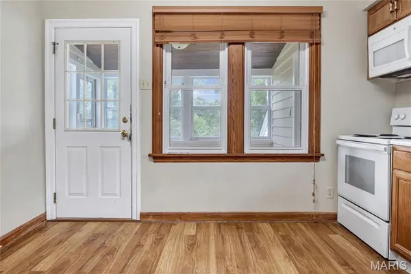 12320 Eckelmann, St Louis, MO 63131