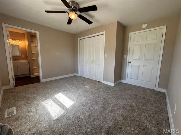 1035 Reservoir ST, Hannibal, MO 63401
