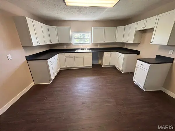 1035 Reservoir ST, Hannibal, MO 63401