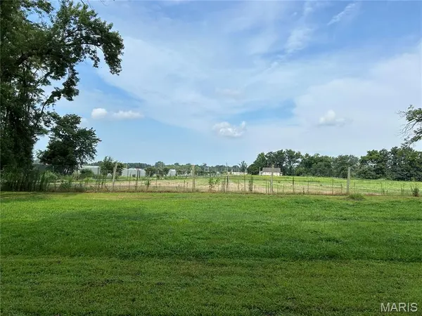 5750 Pocket RD, East St Louis, IL 62205