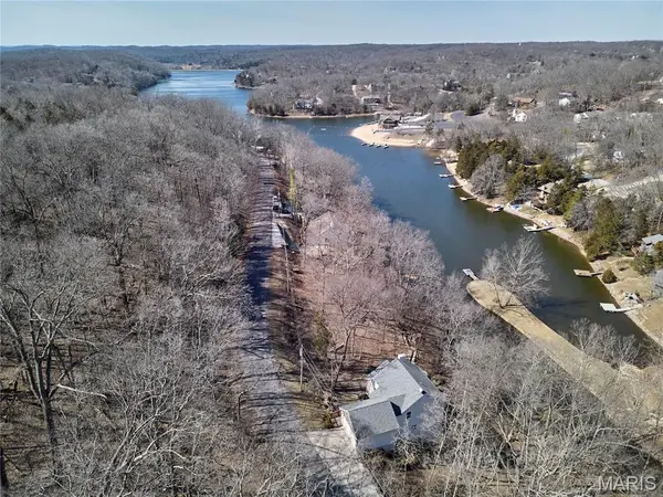 1349 S Lake Sherwood DR, Marthasville, MO 63357