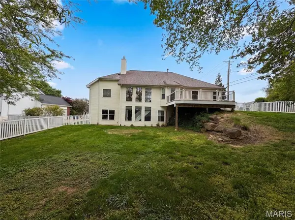 16802 Enderbush LN, Eureka, MO 63025