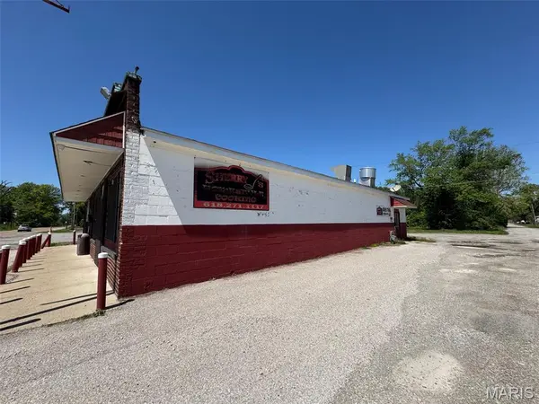 4815 Bunkum RD, East St Louis, IL 62204
