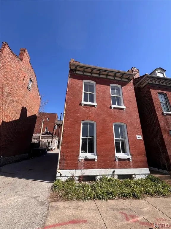 811 Russell BLVD, St Louis, MO 63104