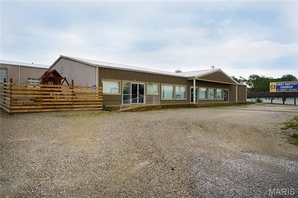 1126 Old Rte 66, St Robert, MO 65584