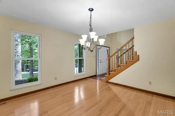 1508 Redbriar DR, High Ridge, MO 63049