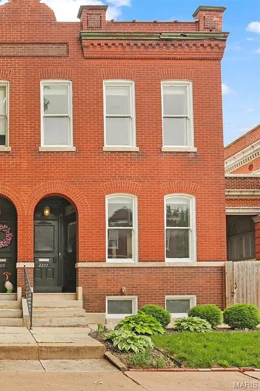 2207 Indiana AVE, St Louis, MO 63104
