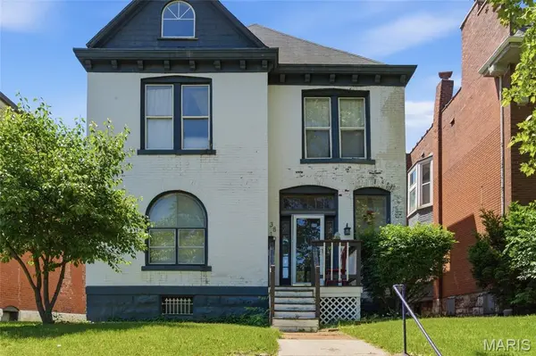 3810 Arsenal ST, St Louis, MO 63116