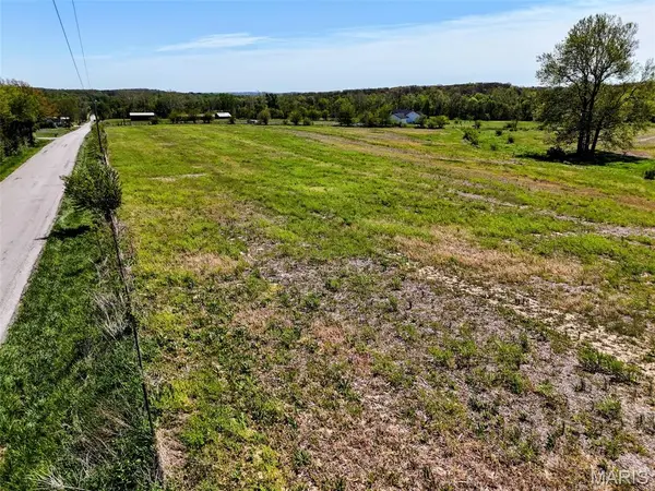 418 County Road 418, Hannibal, MO 63401