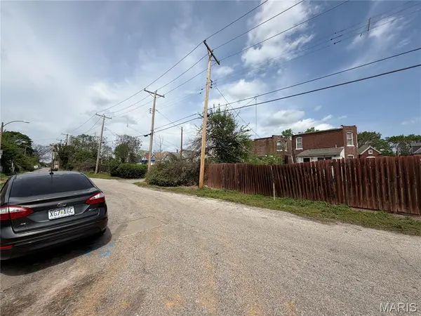 4816 Highland AVE, St Louis, MO 63113