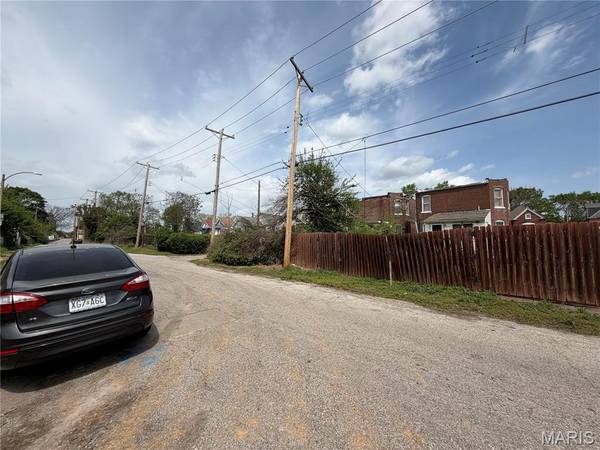 4816 Highland AVE, St Louis, MO 63113