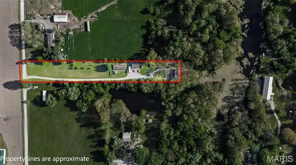 343 Prairie LN, Alton, IL 62002
