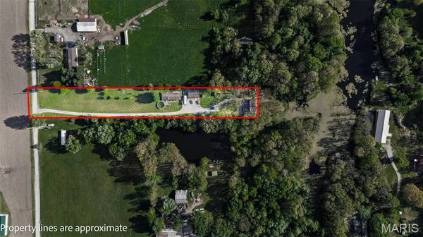 343 Prairie LN, Alton, IL 62002