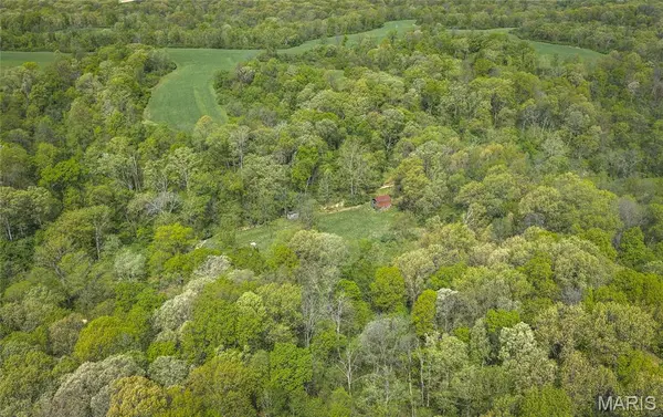 17816 Powerline RD, Grafton, IL 62037