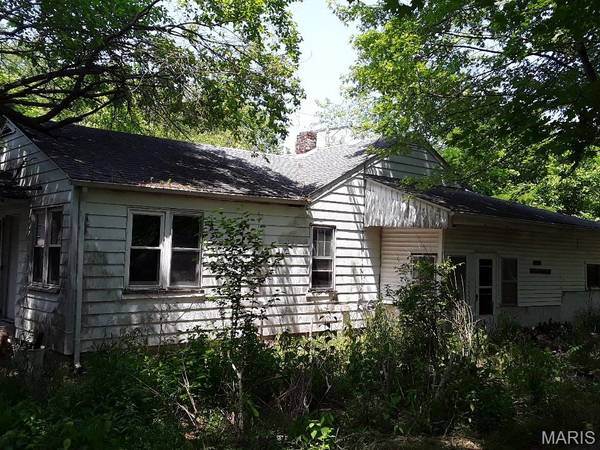37 Griffith DR, Carbondale, IL 62903