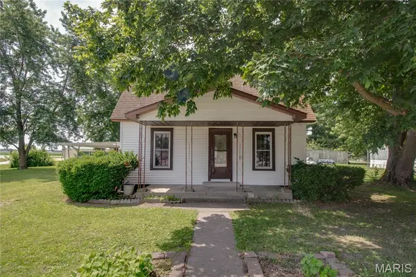 334 E Malone ST, Palmyra, IL 62674