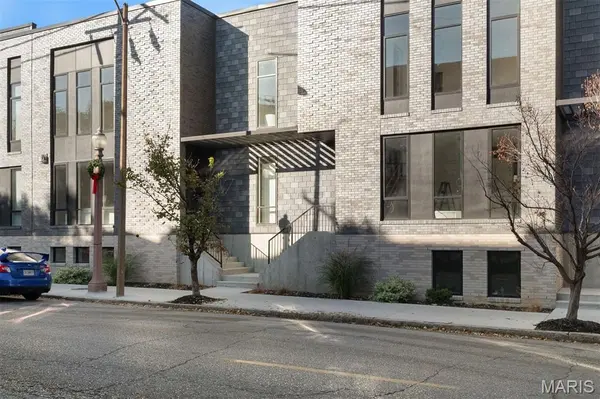 215 N Sarah ST #8, St Louis, MO 63108