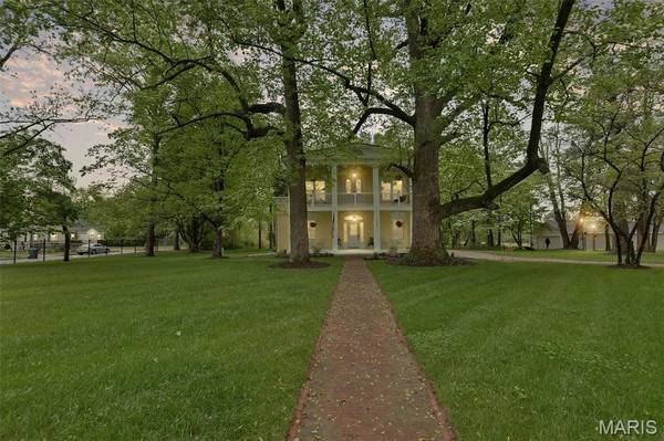 2367 Central AVE, Alton, IL 62002