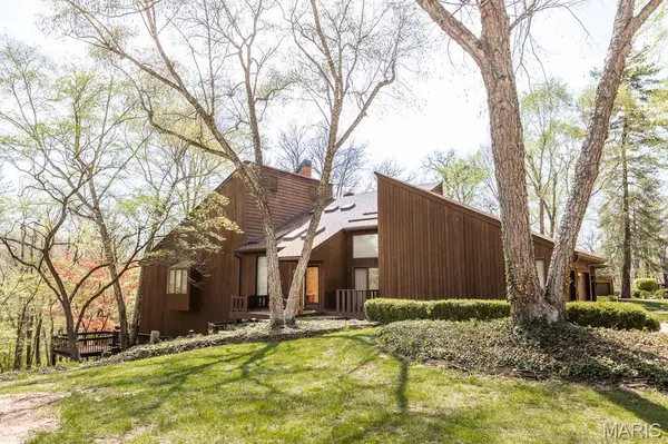 13 Tanewood CT, Belleville, IL 62223