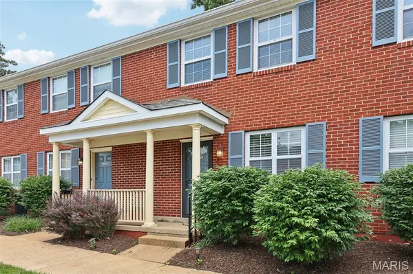 8854 Flamingo CT, St Louis, MO 63144