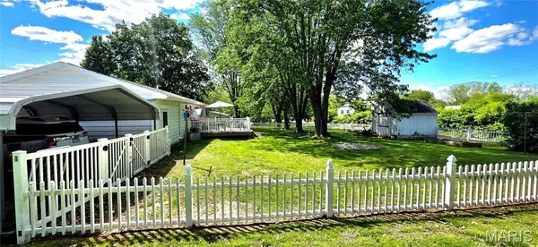 907 Booster ST, Evansville, IL 62242