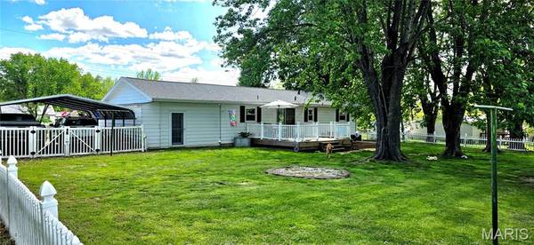 907 Booster ST, Evansville, IL 62242