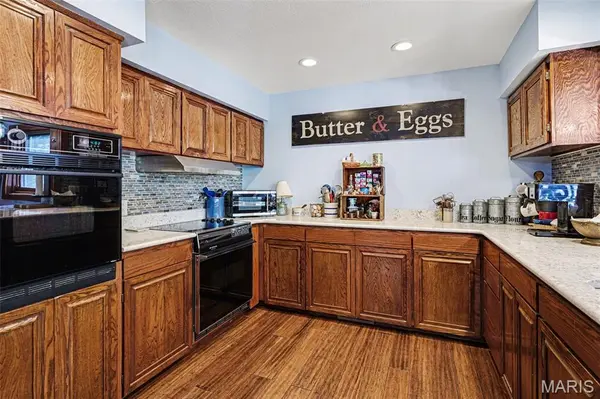 525 Highway Dd, Cuba, MO 65453