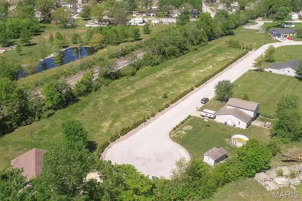 821 Mariana, New Athens, IL 62264