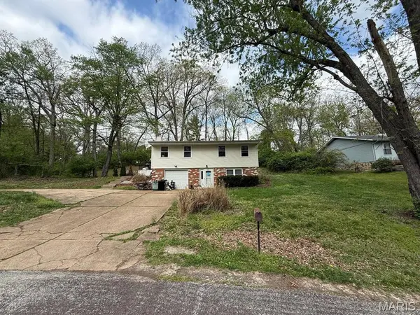 2609 Forest LN, High Ridge, MO 63049