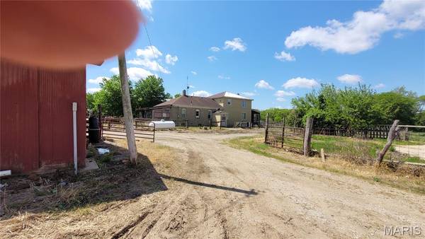 78 Frank Lane, Hillsboro, IL 62049