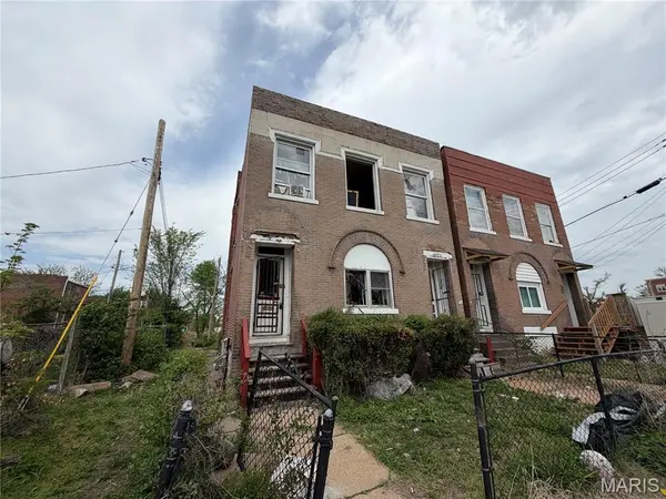 4923 Suburban Tracks ST, St Louis, MO 63108