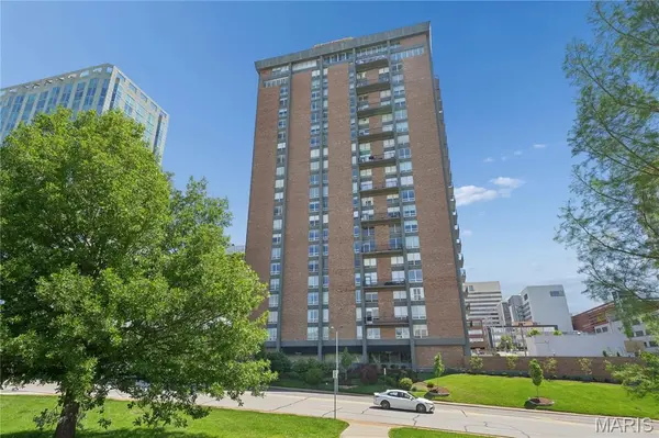 200 S Brentwood BLVD #7F, Clayton, MO 63105
