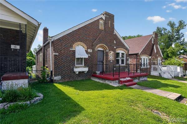 3502 West PL, St Louis, MO 63121